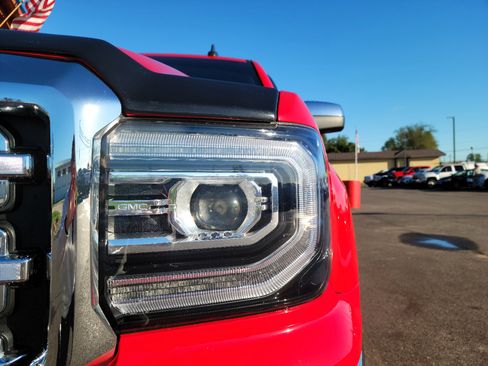 Used 2018 GMC Sierra 1500 SLT image 24