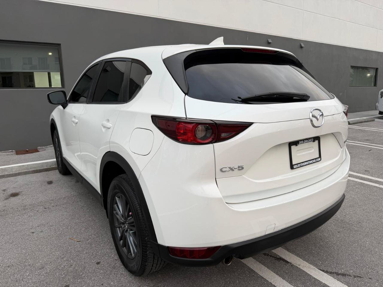 Used 2021 MAZDA CX-5 Touring w/ Touring Preferred SV Package FWD image 4