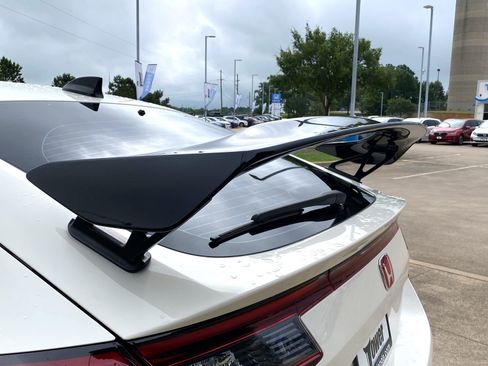 Used 2023 Honda Civic Type R image 11