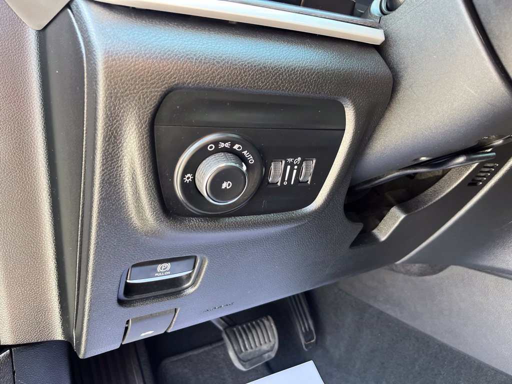 Used 2022 Jeep Grand Cherokee L Limited AWD/4WD image 7
