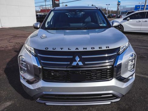 New 2026 Mitsubishi Outlander SE image 2