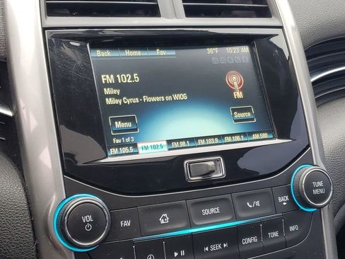 Used 2016 Chevrolet Malibu LT w/ Sun And Convenience Package image 14