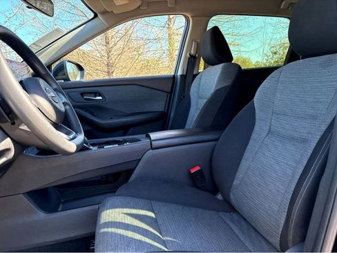 Used 2023 Nissan Rogue SV FWD image 10