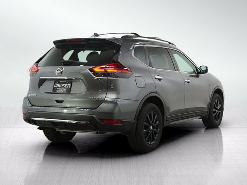 Used 2017 Nissan Rogue SV w/ Midnight Edition Package AWD/4WD image 5