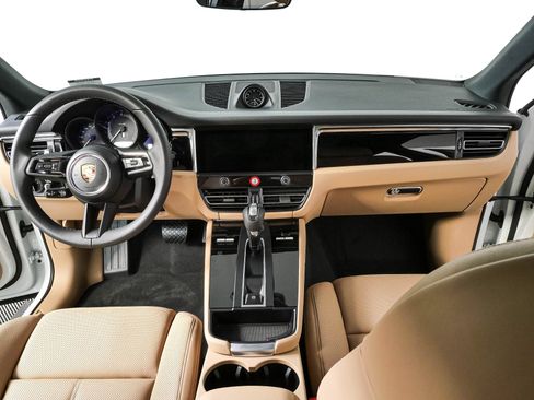 New 2026 Porsche Macan AWD/4WD image 20