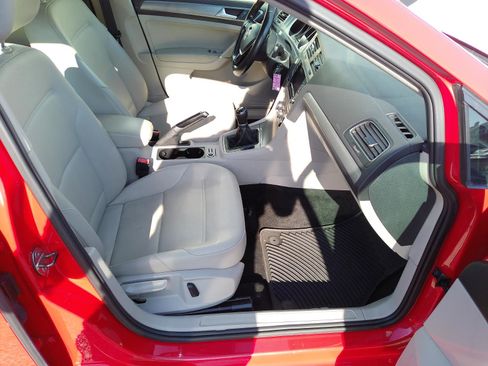 Used 2015 Volkswagen Golf TDI S FWD image 26
