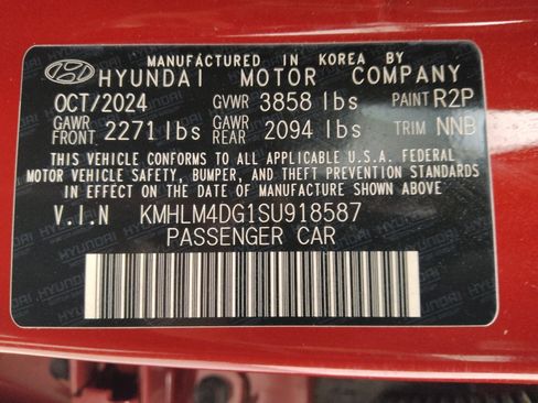 Used 2025 Hyundai Elantra Sport FWD image 33