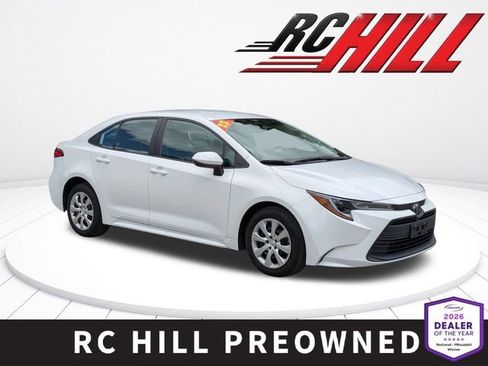 Used 2023 Toyota Corolla LE image 1