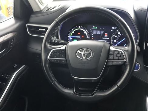 Used 2021 Toyota Highlander Platinum AWD/4WD image 10