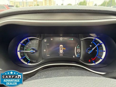 Used 2024 Chrysler Pacifica Limited FWD image 20
