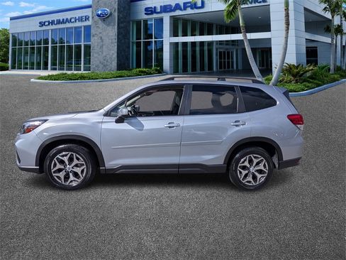 Used 2020 Subaru Forester Premium image 4
