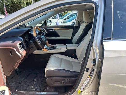 Used 2018 Lexus RX 350L FWD w/ Premium Package image 16