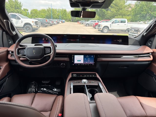 New 2026 Lincoln Navigator L Reserve AWD/4WD image 18