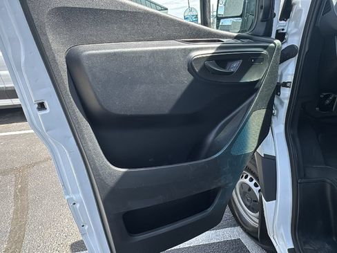 Used 2024 Mercedes-Benz Sprinter 2500 image 11