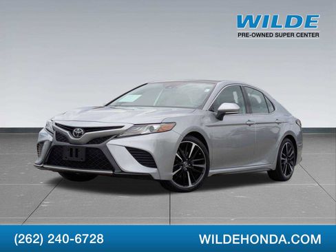 Used 2019 Toyota Camry XSE image 1