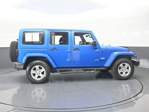Used 2015 Jeep Wrangler Unlimited Sahara w/ Dual Top Group image 7