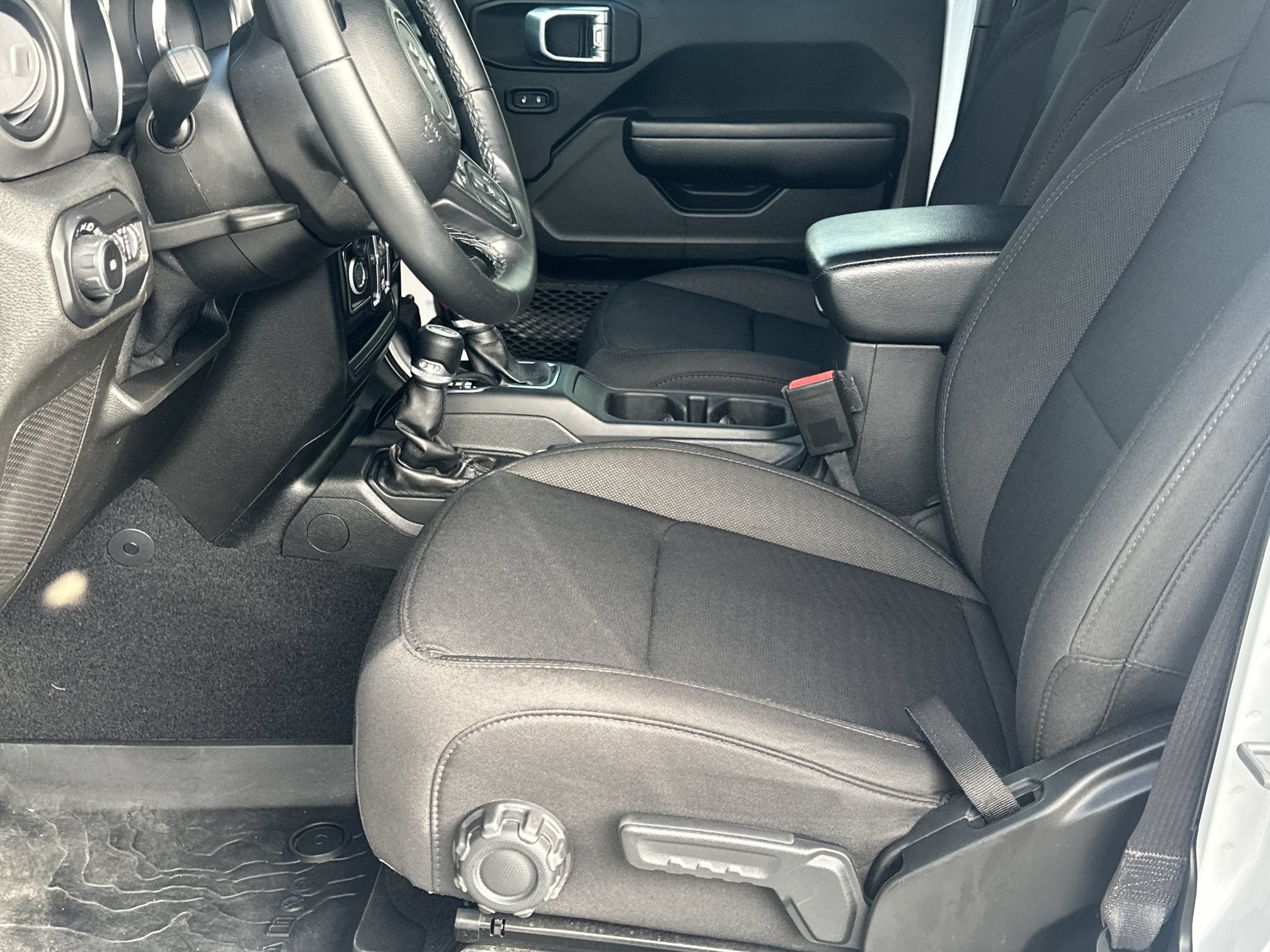 Used 2021 Jeep Wrangler Unlimited Sport w/ Sun And Sound Package AWD/4WD image 9