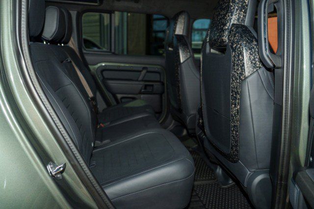Used 2025 Land Rover Defender 110 AWD/4WD image 21