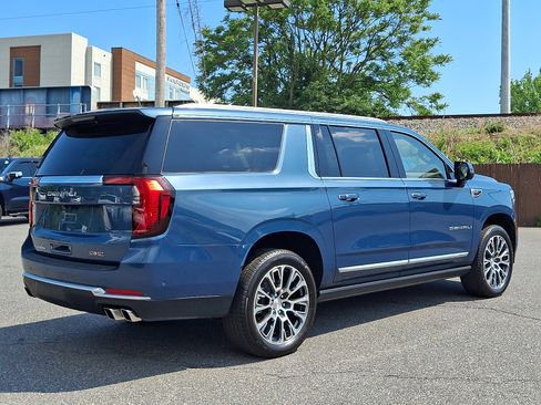 Used 2025 GMC Yukon XL Denali w/ Sun & Power Step Package AWD/4WD image 6