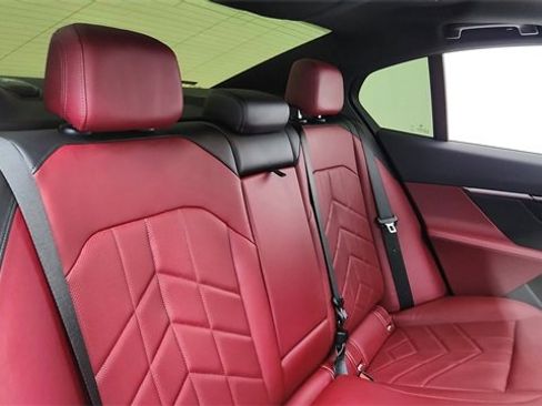 Used 2025 BMW i5 eDrive40i w/ M Sport Package image 25