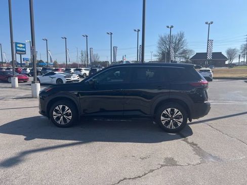 Used 2022 Nissan Rogue SV image 8