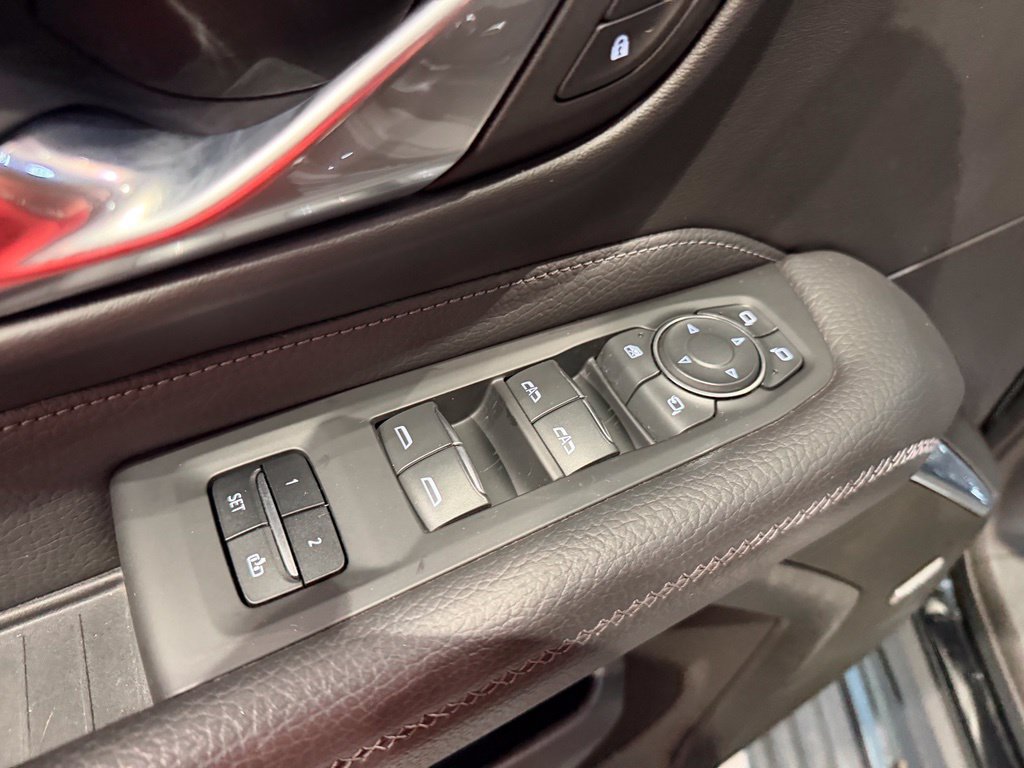 Used 2021 GMC Yukon Denali w/ Denali Premium Package AWD/4WD image 29