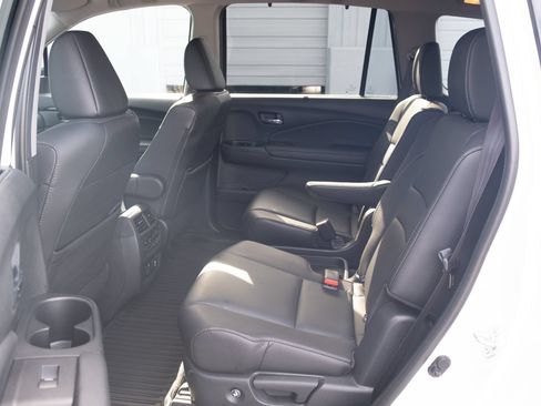 Used 2022 Honda Pilot Touring image 17