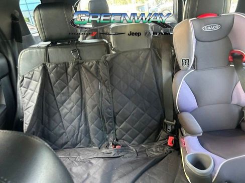 Used 2016 Ford Explorer XLT w/ Equipment Group 202A FWD image 11