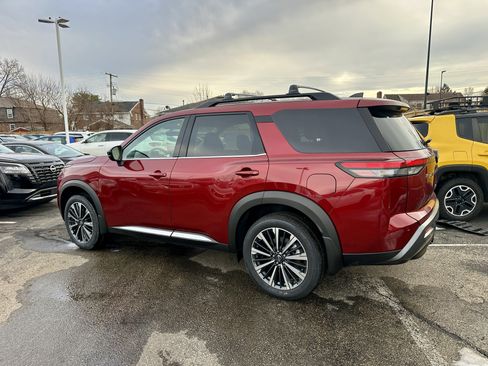 New 2026 Nissan Pathfinder Platinum image 7