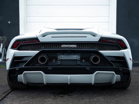 Used 2021 Lamborghini Huracan EVO RWD image 4