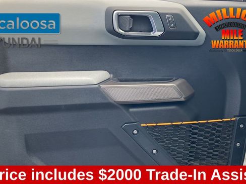 Used 2023 Ford Bronco Badlands image 13