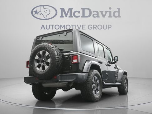 Used 2018 Jeep Wrangler Unlimited Sahara AWD/4WD image 30