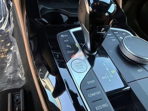 Used 2025 BMW X4 xDrive30i image 29