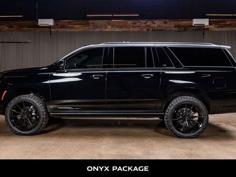 Used 2026 Cadillac Escalade ESV Sport w/ LPO, ONYX Package image 6