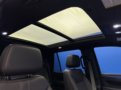 Used 2022 Chevrolet Tahoe RST w/ Sport Performance Package image 27