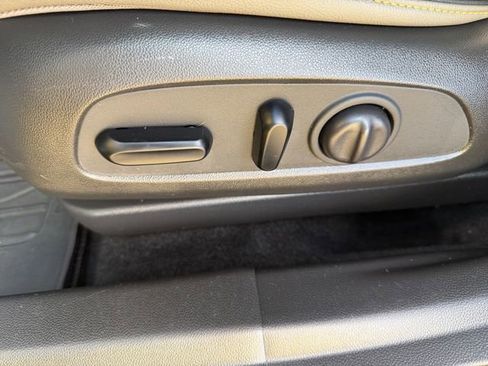 Used 2024 Chevrolet Trax ACTIV w/ Sunroof Package FWD image 16