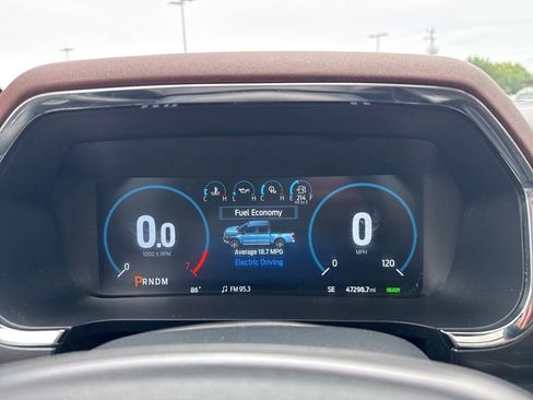 Certified 2022 Ford F150 Lariat w/ Equipment Group 502A High image 29