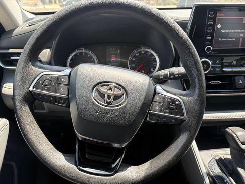 Used 2020 Toyota Highlander L AWD/4WD image 25