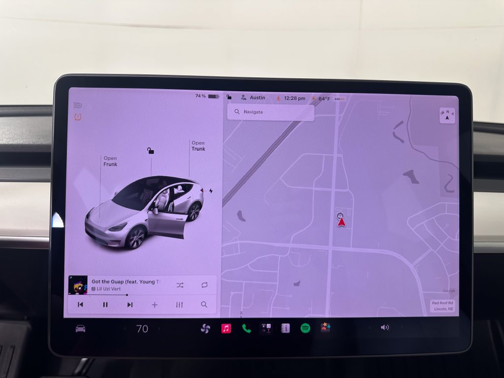 Used 2021 Tesla Model Y Long Range AWD/4WD image 27