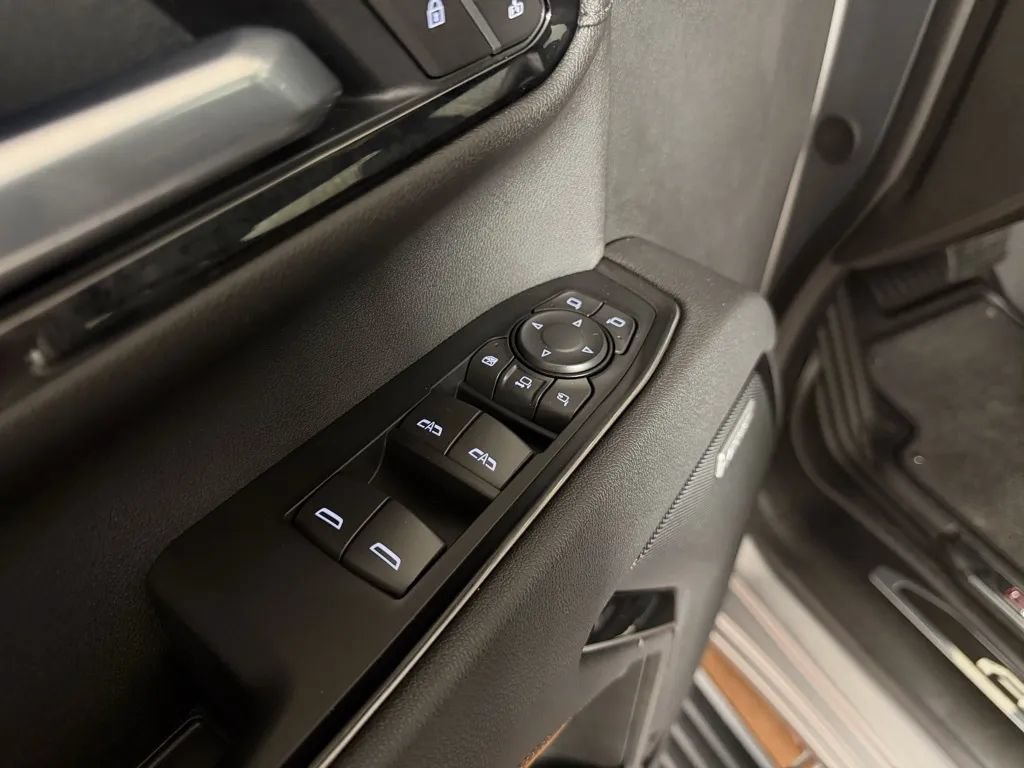 Used 2026 GMC Sierra 3500 AT4 w/ AT4 Premium Plus Package AWD/4WD image 18