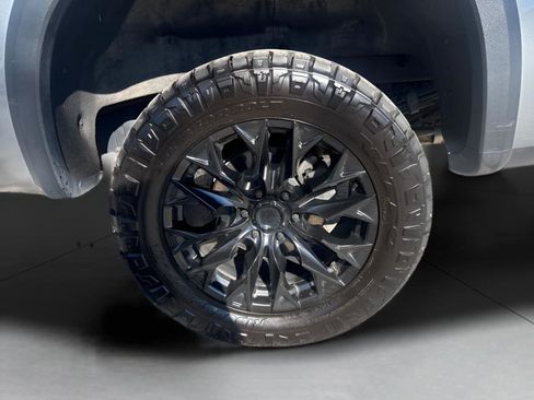 Used 2024 Chevrolet Silverado 1500 ZR2 AWD/4WD image 16