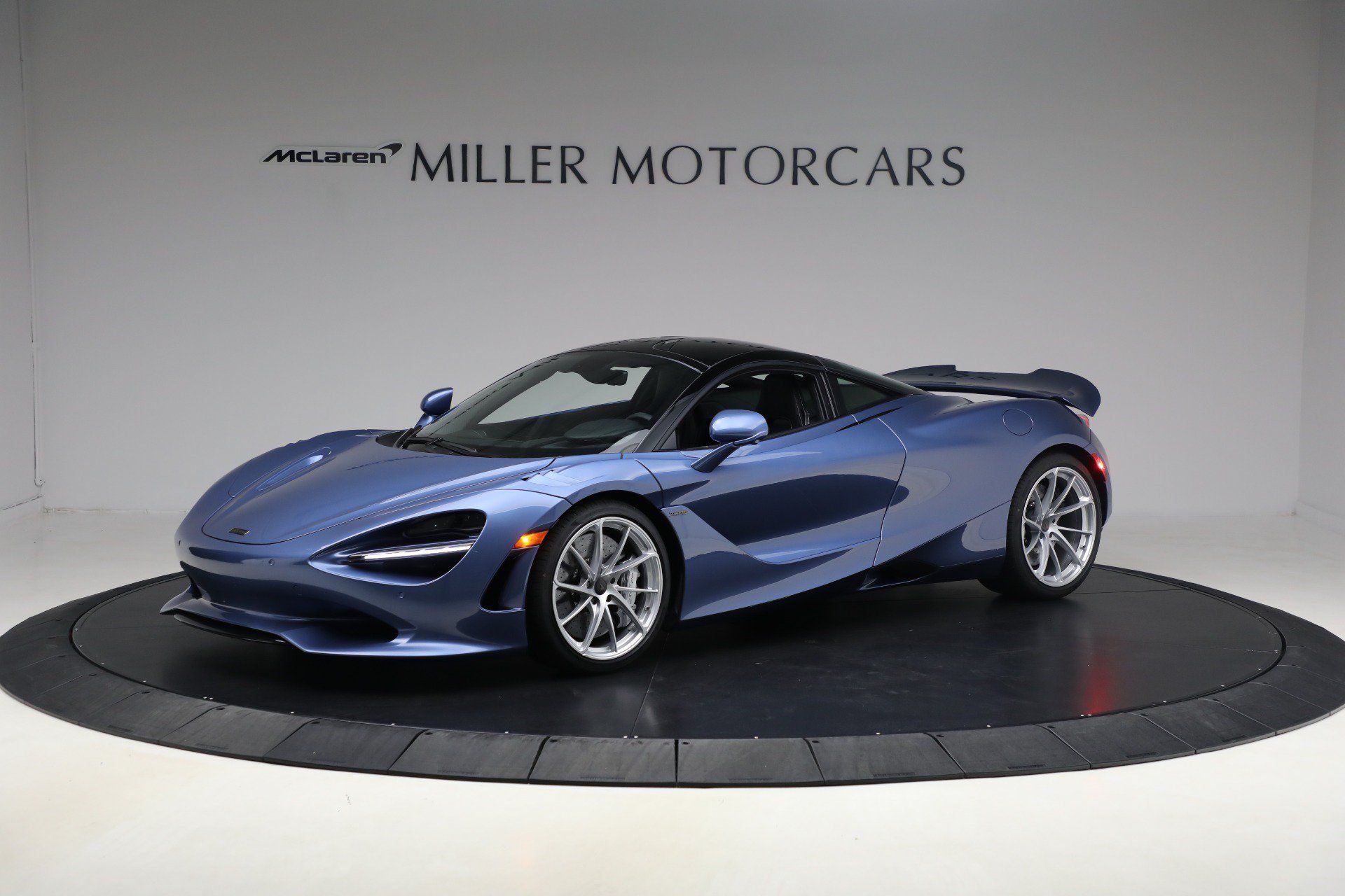Used 2026 McLaren 750S RWD image 2