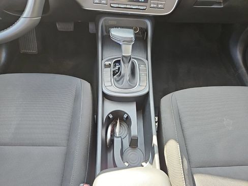 Used 2025 Hyundai Kona SEL FWD image 32