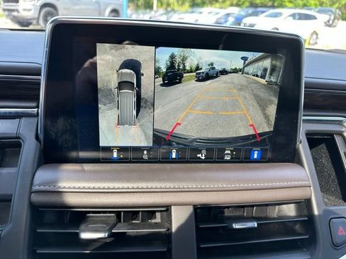 Used 2022 Chevrolet Tahoe LT w/ Luxury Package AWD/4WD image 39