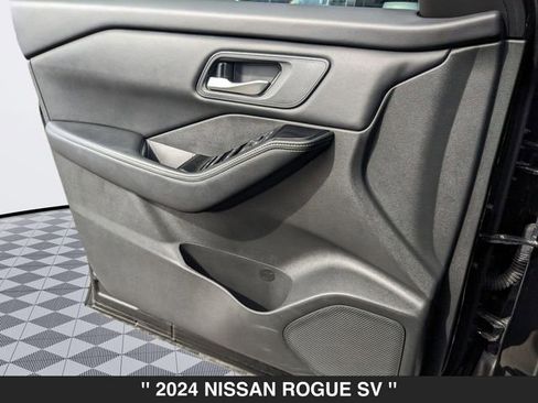 Used 2024 Nissan Rogue SV image 20