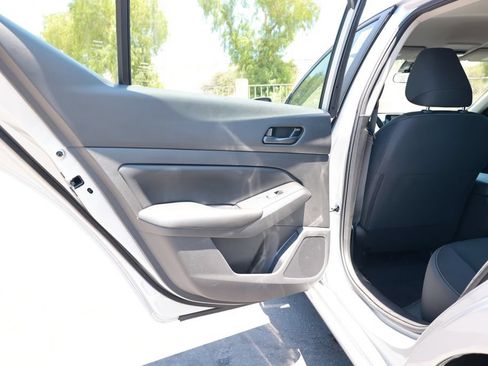 Used 2023 Nissan Altima 2.5 S FWD image 36