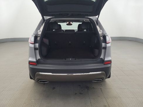 Used 2019 Jeep Cherokee Limited AWD/4WD image 29