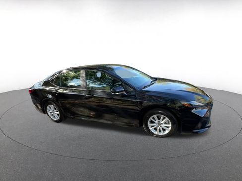 Used 2025 Toyota Camry LE image 2