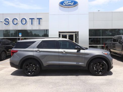 Used 2023 Ford Explorer ST-Line w/ Class IV Trailer Tow Package RWD image 16