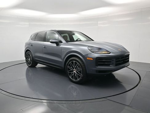 New 2026 Porsche Cayenne E-Hybrid AWD/4WD image 32